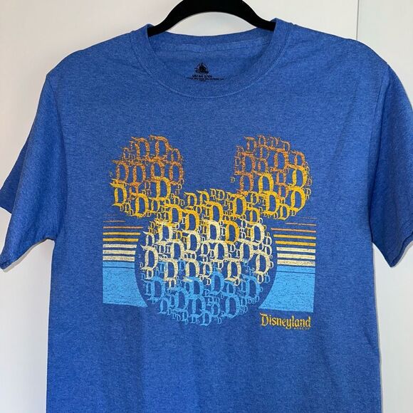 Disney Parks Unisex Blue Disneyland Mickey Graphic Tee Small NWT - Picture 3 of 8